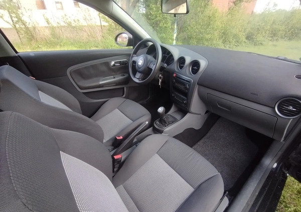 Seat Ibiza cena 9900 przebieg: 250000, rok produkcji 2007 z Leszno małe 37